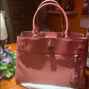 Brand new Michael kors purse!!